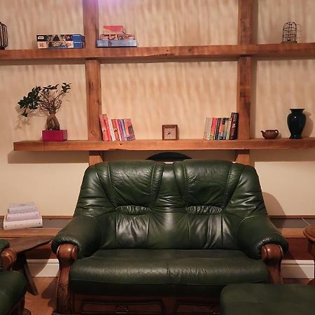 Large 2 Bed Holiday Let In Central Ystradgynlais Εξωτερικό φωτογραφία