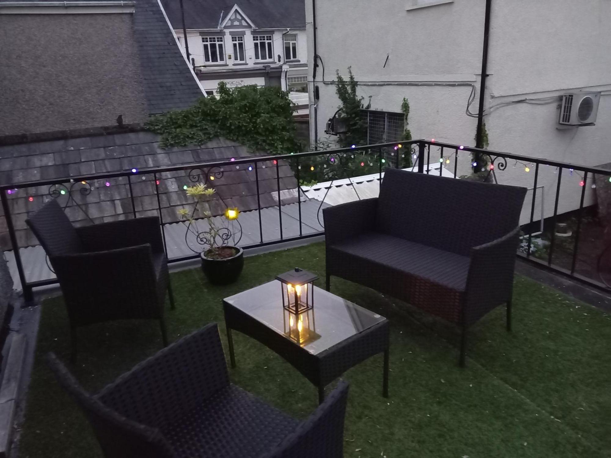 Large 2 Bed Holiday Let In Central Ystradgynlais Εξωτερικό φωτογραφία